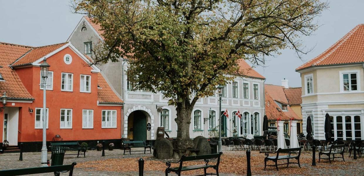 Efterår på torvet i Ærøskøbing